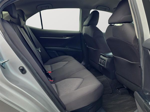 2021 Toyota Camry HYBRID, X, Low Kms Carousel 14