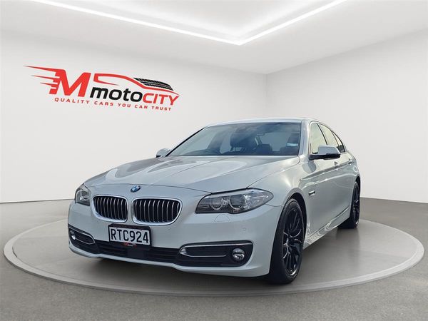 2017 BMW 523i Luxury, Leather heated seats, Adaptive cruise Carousel 6