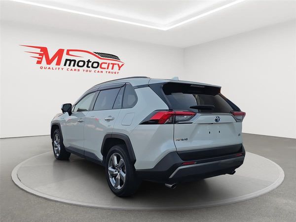 2019 Toyota RAV4 4WD, G Pack, Leather Heated Seats, Radar Cruise Carousel 4