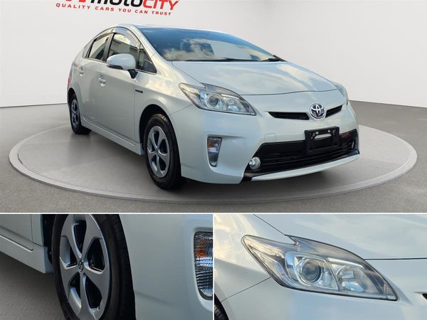 2015 Toyota Prius HYBRID S, dark Interior Carousel 8