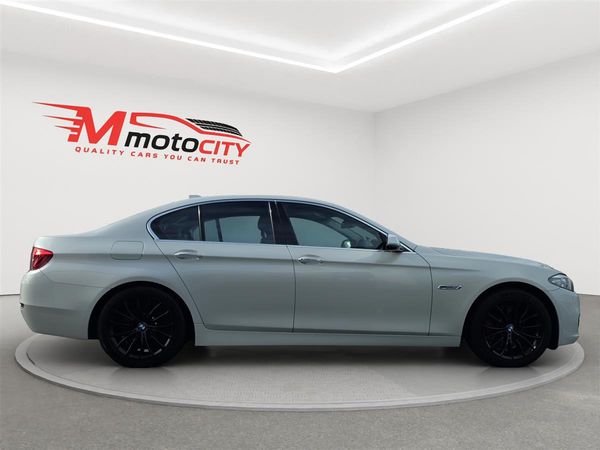 2017 BMW 523i Luxury, Leather heated seats, Adaptive cruise Carousel 1