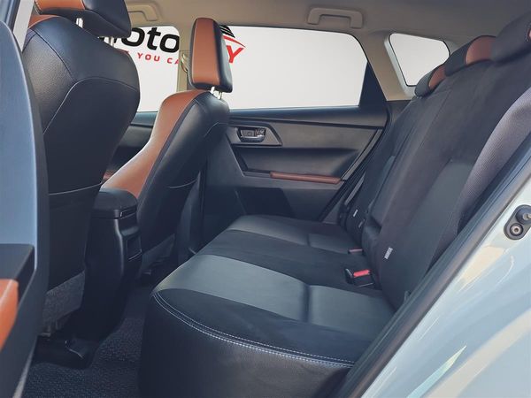 2015 Toyota Auris Leather Seats, Lane Assist, Cruise control Carousel 13
