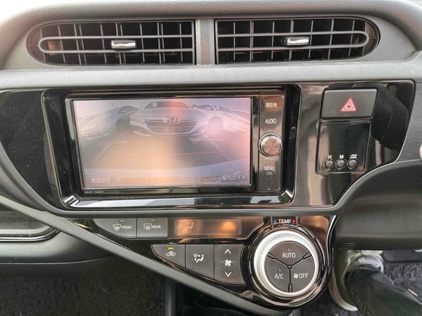 2017 TOYOTA AQUA S Carousel 5
