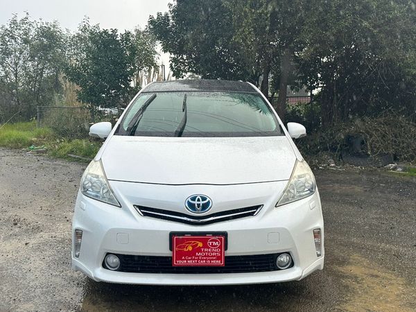 2012 Toyota Prius ALPHA GTSULI SELECT SKYLIGHT P 7 SEATER Carousel 2