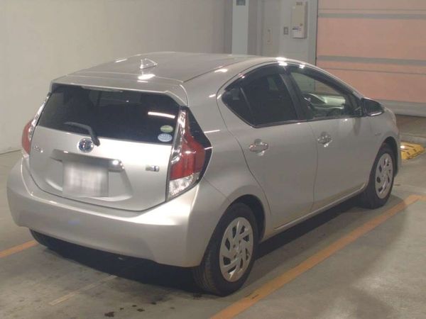2017 TOYOTA AQUA S Carousel 1