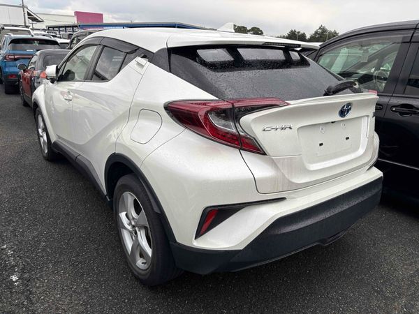 2019 TOYOTA C-HR S LED PACKAGE Carousel 2
