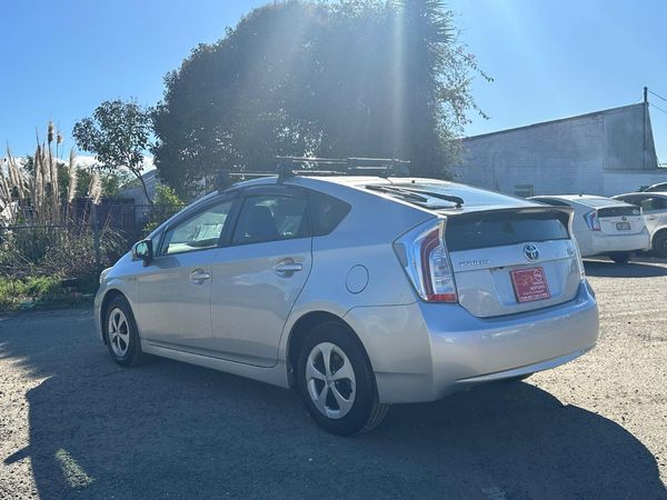 2014 TOYOT PRIUS 5D-S PACKAGE Carousel 4