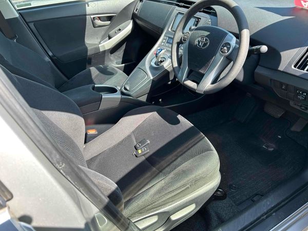 2016 TOYOTA PRIUS S