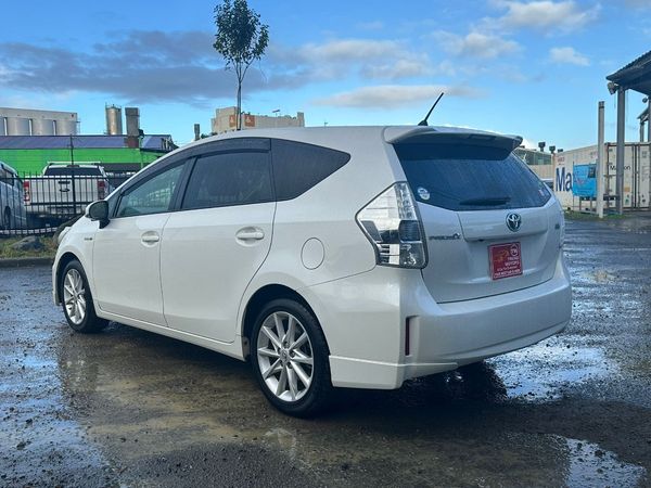 2012 Toyota Prius ALPHA GTSULI SELECT SKYLIGHT P 7 SEATER Carousel 4