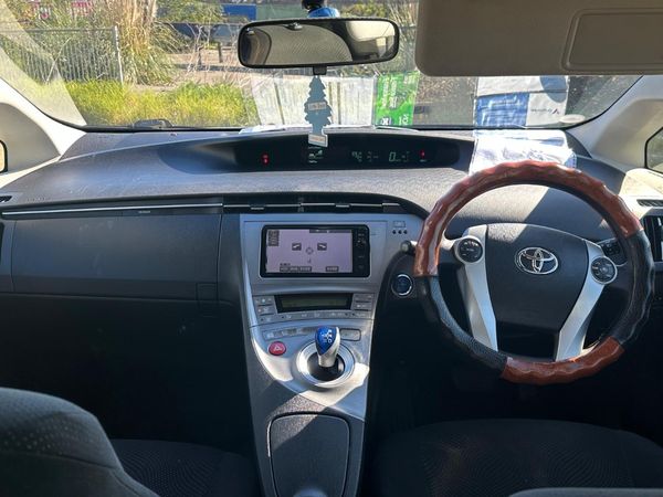 2014 TOYOT PRIUS 5D-S PACKAGE Carousel 8