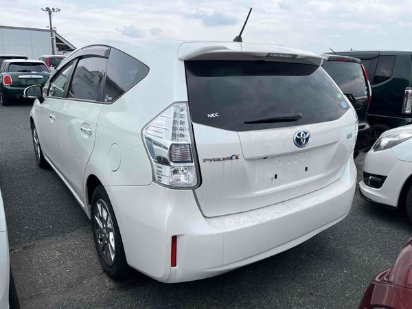 2014 TOYOTA PRIUS ALPHA S-TUNE BLACK Carousel 3