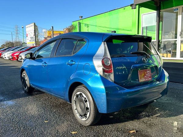 2014 TOYOTA AQUA G Carousel 2
