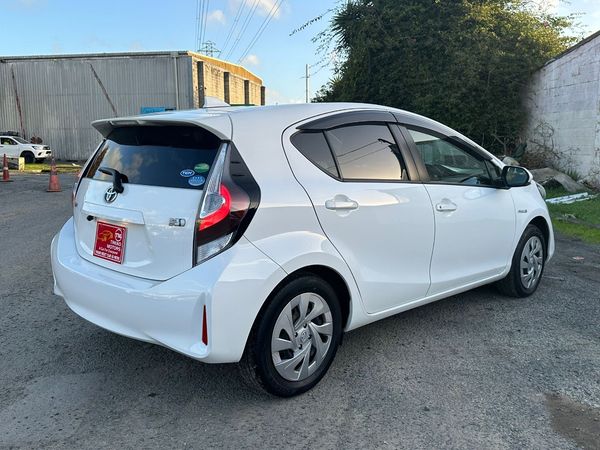 2020 TOYOTA AQUA S Carousel 1
