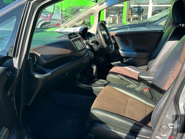 2012 HONDA FIR SHUTTLE Carousel 5