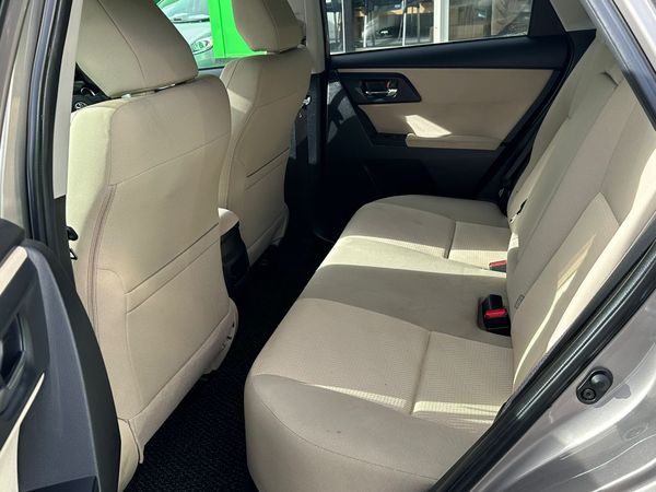 2012 TOYOTA AURIS Carousel 5