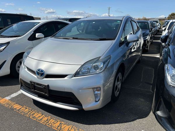 2016 TOYOTA PRIUS S Carousel 2