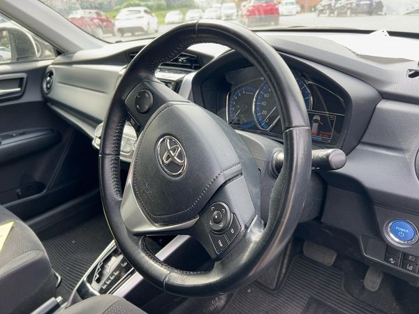 2017 COROLLA FIELDER HYBRID Carousel 4