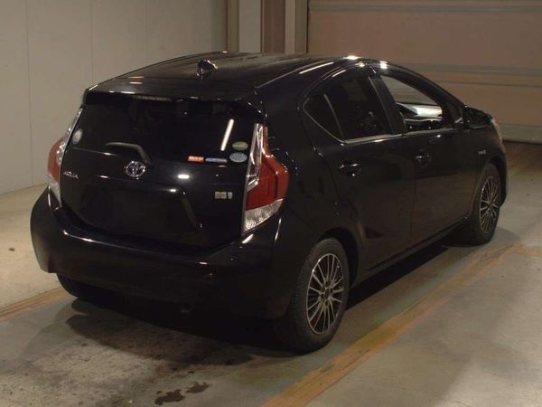 2017 TOYOTA AQUA S Carousel 1