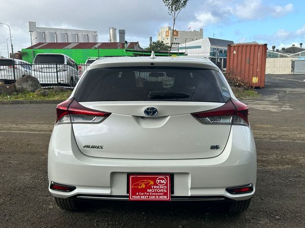 2020 TOYOTA AURIS HYBRID Carousel 5