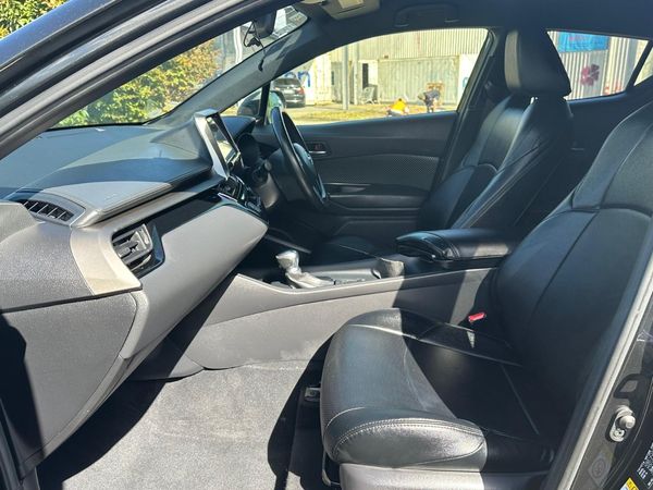 2017 TOYOTA C-HR S Carousel 4