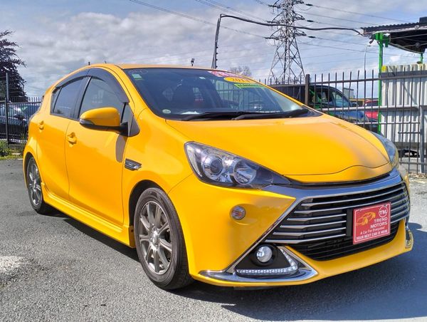 2014 TOYOTA AQUA G Carousel 3
