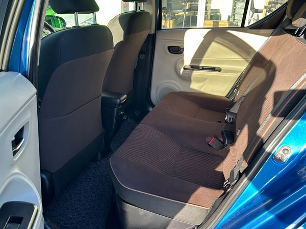 2014 TOYOTA AQUA G Carousel 5