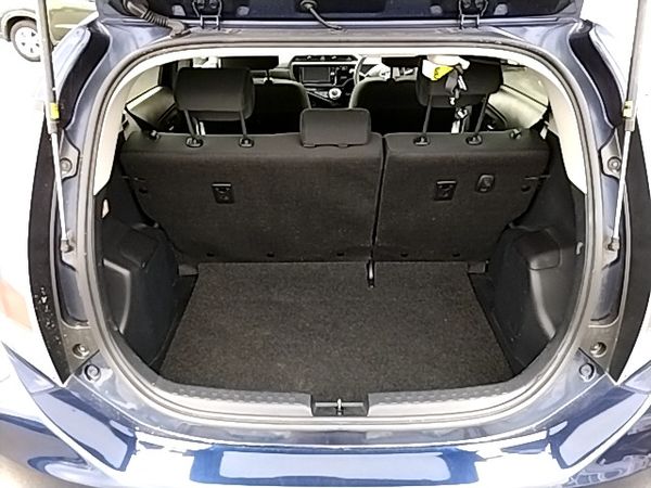 2017 TOYOTA AQUA S Carousel 6