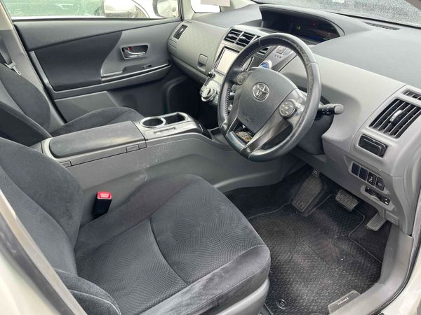2014 TOYOTA PRIUS ALPHA S-TUNE BLACK Carousel 4