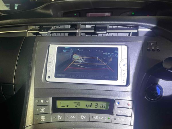 2014 TOYOTA PRIUS S Carousel 3