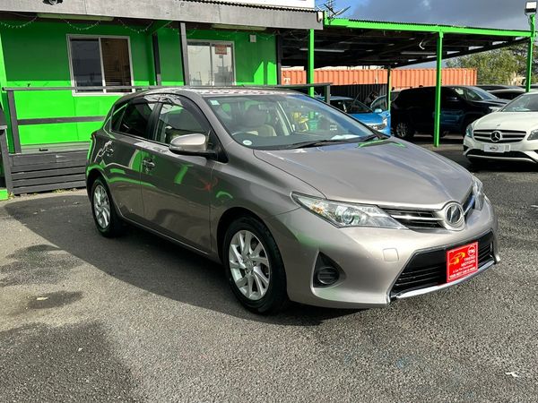 2012 TOYOTA AURIS Carousel 3