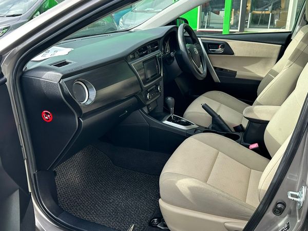 2012 TOYOTA AURIS Carousel 6