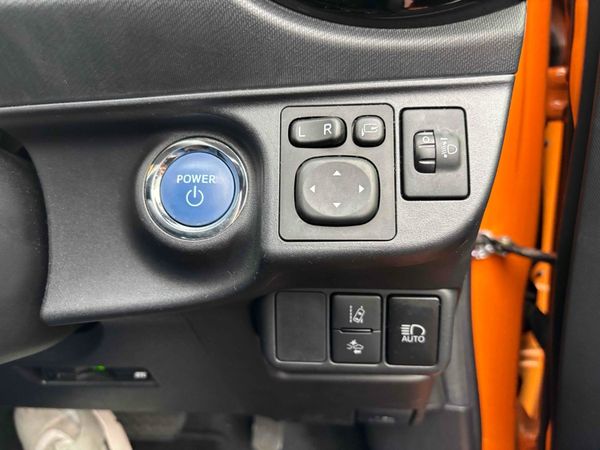 2015 TOYOTA AQUA X