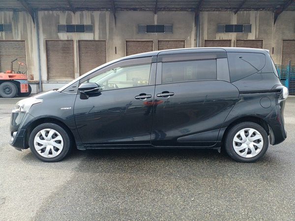 2016 TOYOTA SIENTA Carousel 8