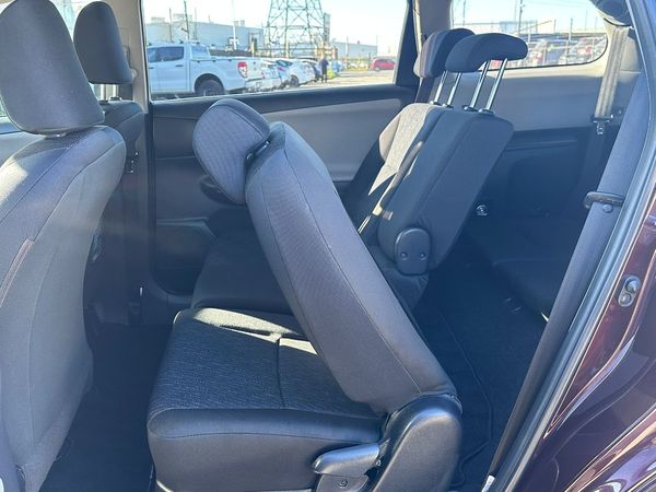 2012 TOYOTA WISH Carousel 6