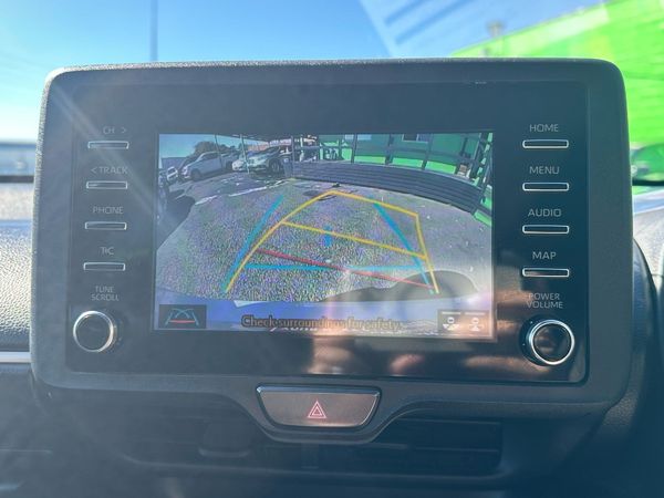 2021 TOYOTA YARIS HYBRID X Carousel 8