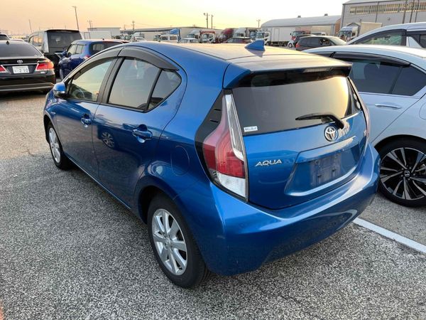 2016 TOYOTA AQUA S Carousel 1