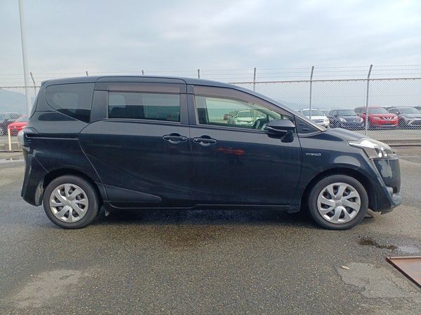 2016 TOYOTA SIENTA Carousel 3