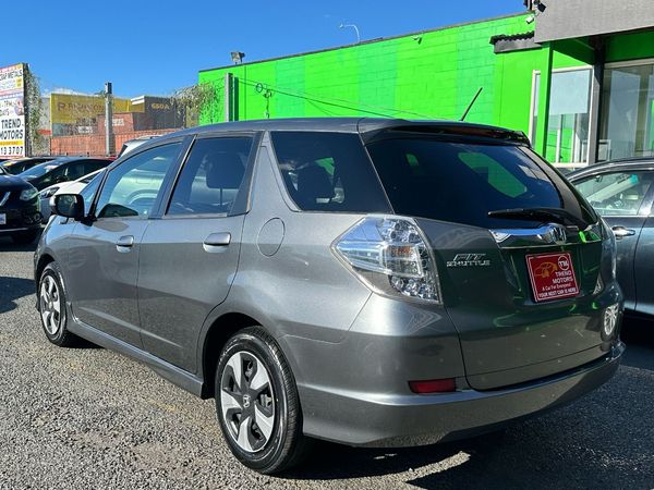 2012 HONDA FIR SHUTTLE Carousel 4