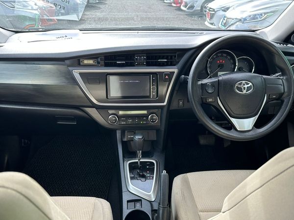2012 TOYOTA AURIS Carousel 8