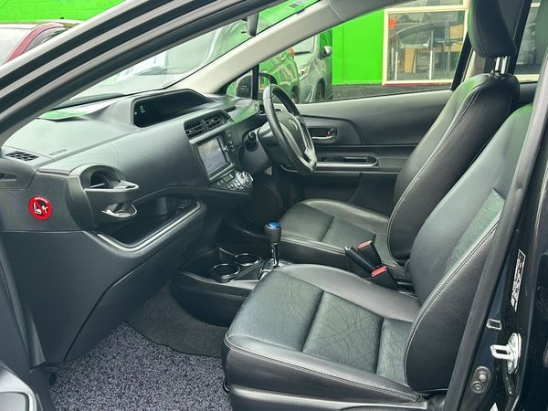 2014 TOYOTA AQUA G Carousel 7