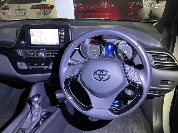 2017 TOYOTA C-HR S HYBRID Carousel 3