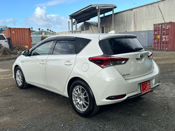 2020 TOYOTA AURIS HYBRID Carousel 4