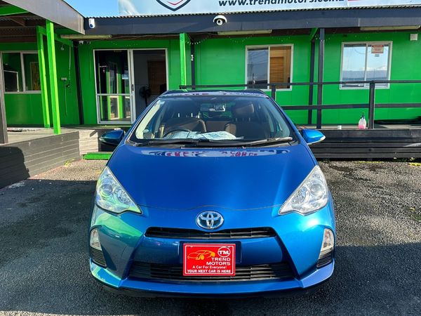 2014 TOYOTA AQUA G Carousel 8