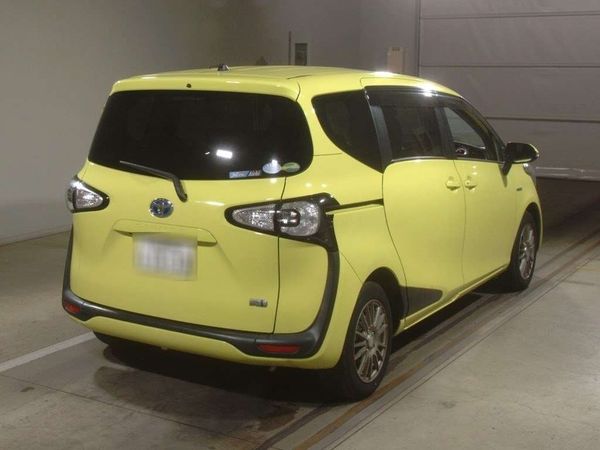 2016 TOYOTA SIENTA G HYBRID Carousel 1