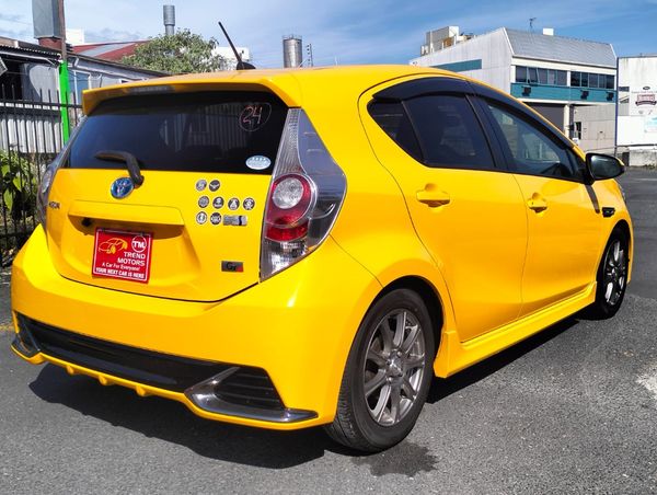 2014 TOYOTA AQUA G Carousel 2
