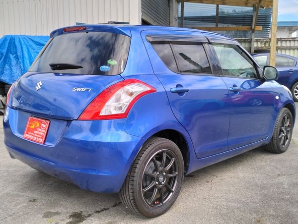 2015 SUZUKI SWIFT XG Carousel 2