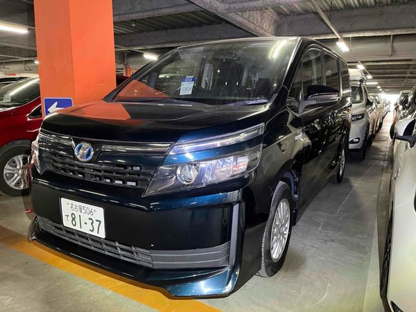 2014 TOYOTA VOXY