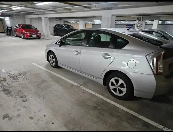 2012 Toyota Prius v Carousel 1