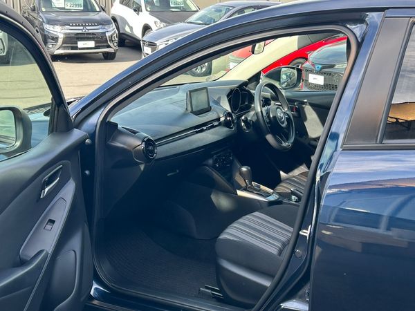 2021 Mazda 2 Carousel 3