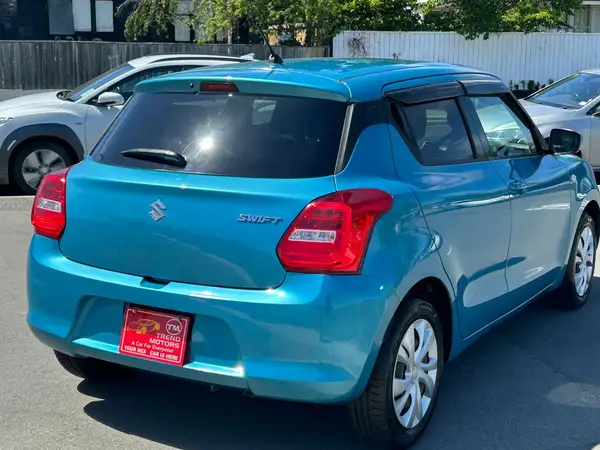2017 Suzuki Swift 5D XG Carousel 3